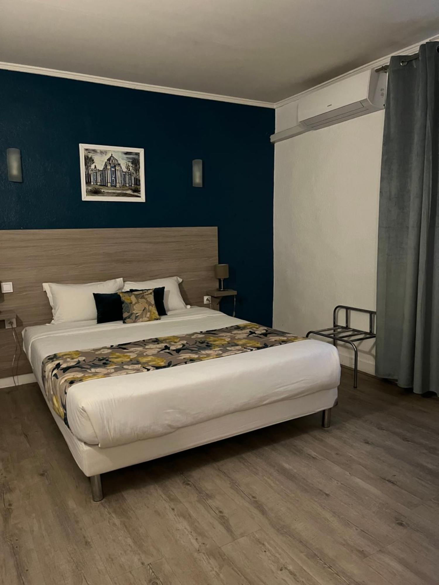 Empire Hotel Nimes Exterior photo