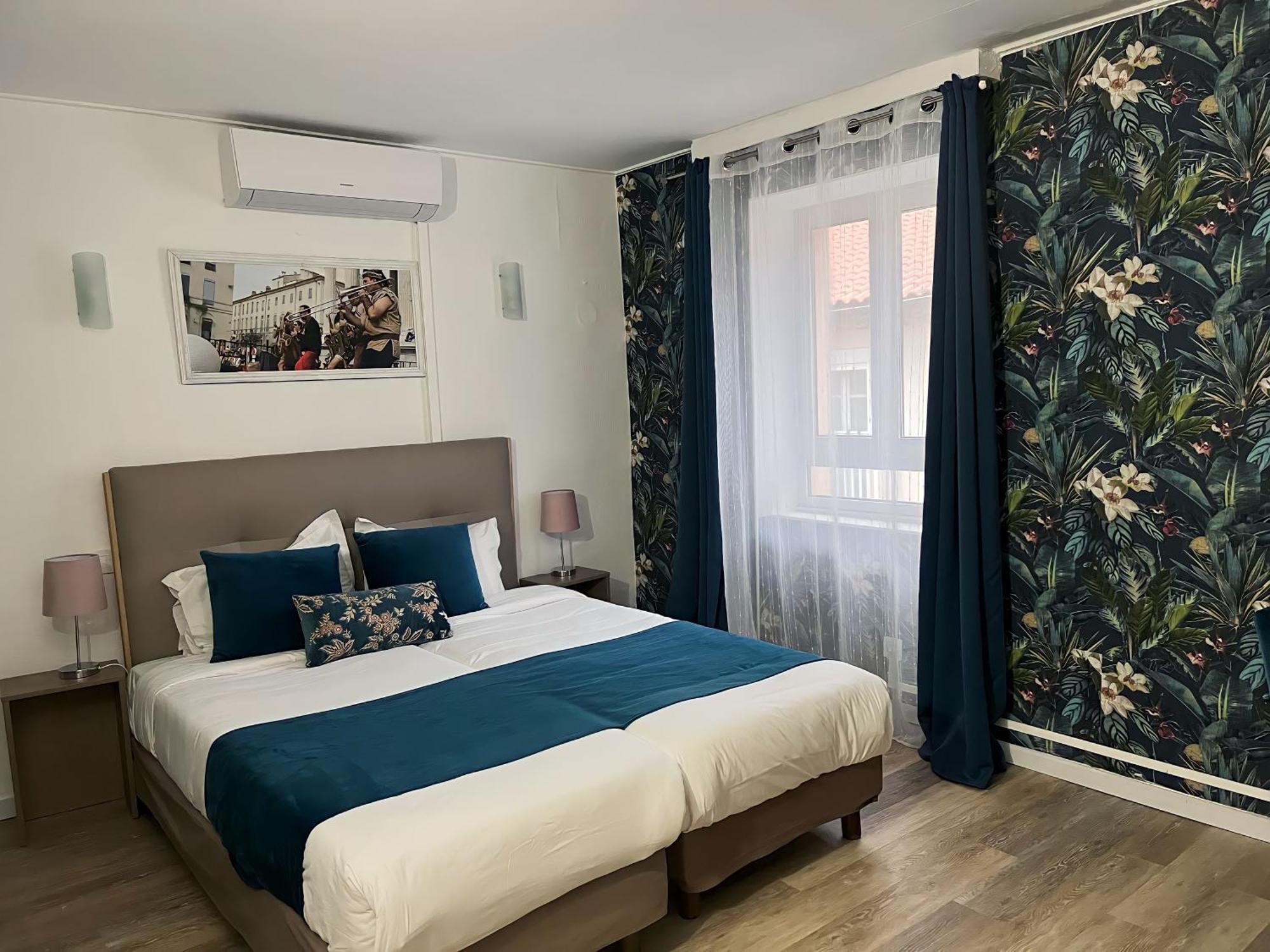 Empire Hotel Nimes Exterior photo