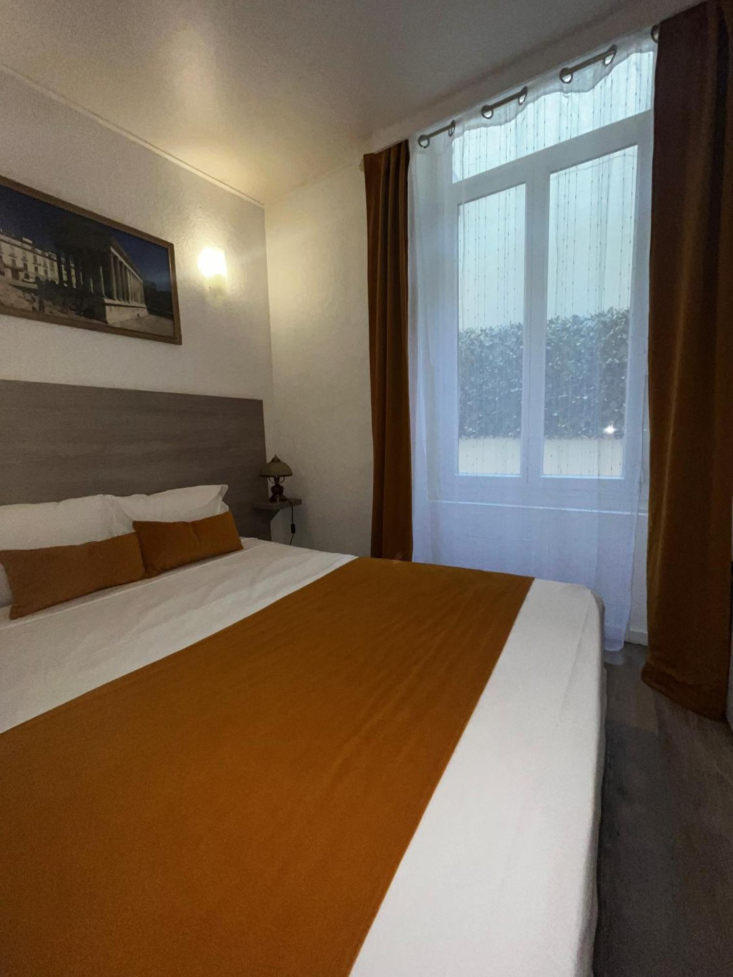 Empire Hotel Nimes Exterior photo