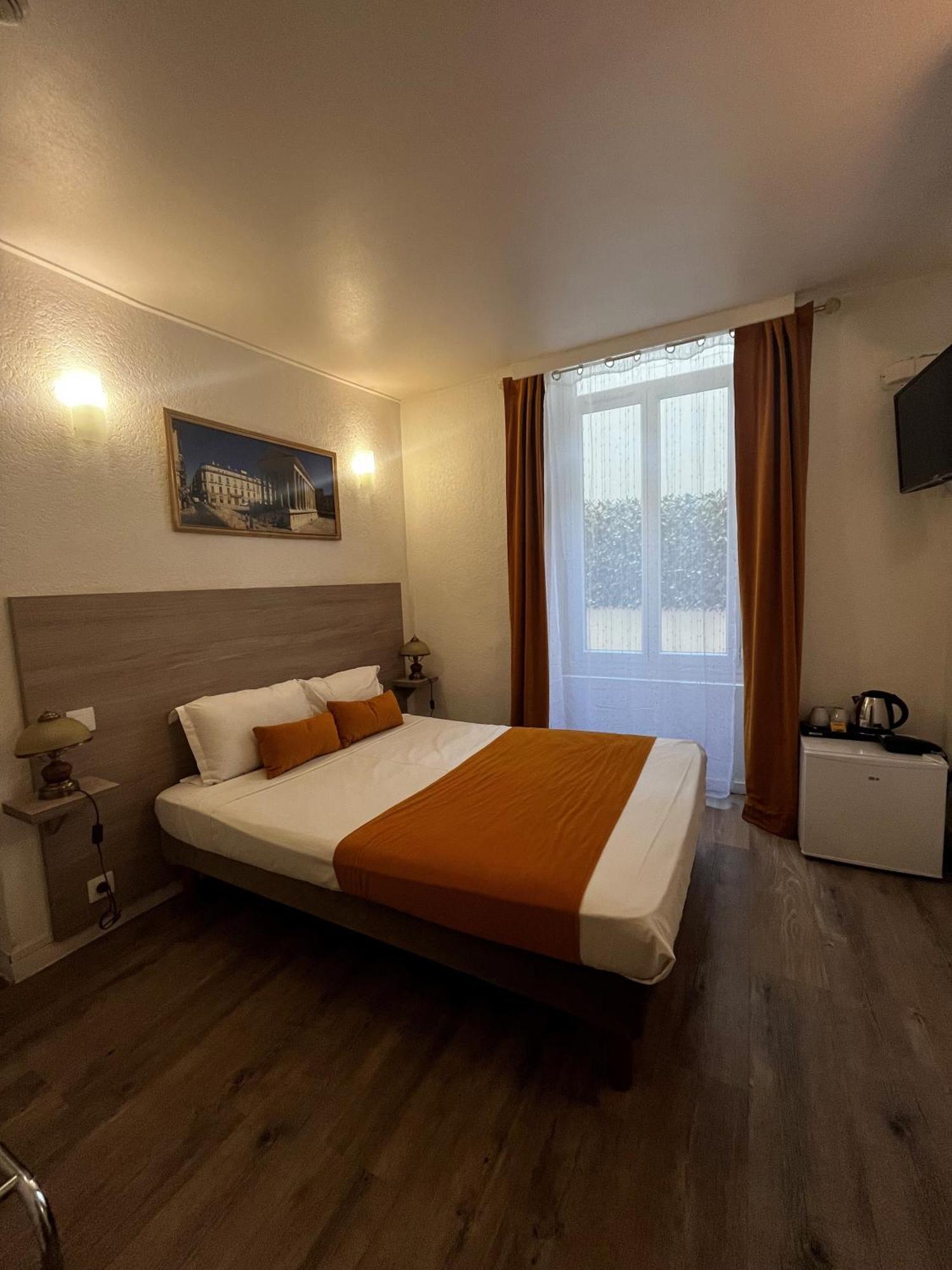 Empire Hotel Nimes Exterior photo
